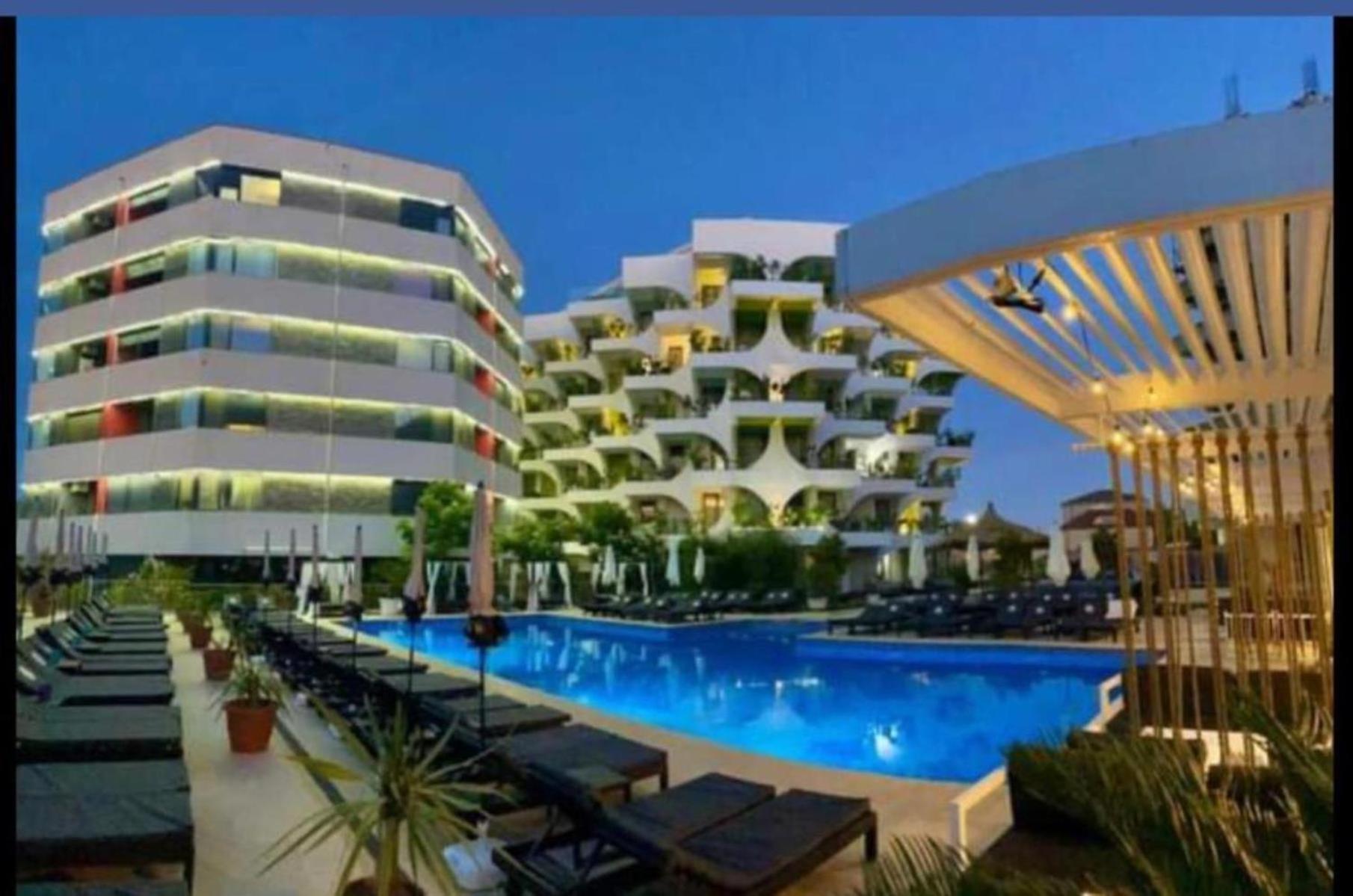 Thomas Luxury Apartment Năvodari Exteriér fotografie