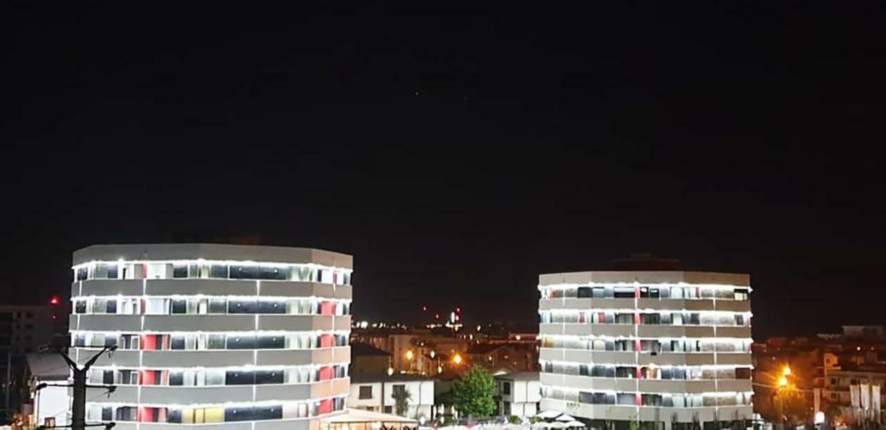Thomas Luxury Apartment Năvodari Exteriér fotografie